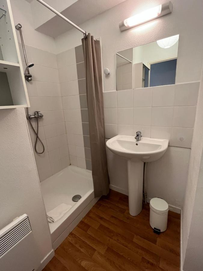 Acajou, Studio Avec Terrasse Et Parking Prive Caen Luaran gambar