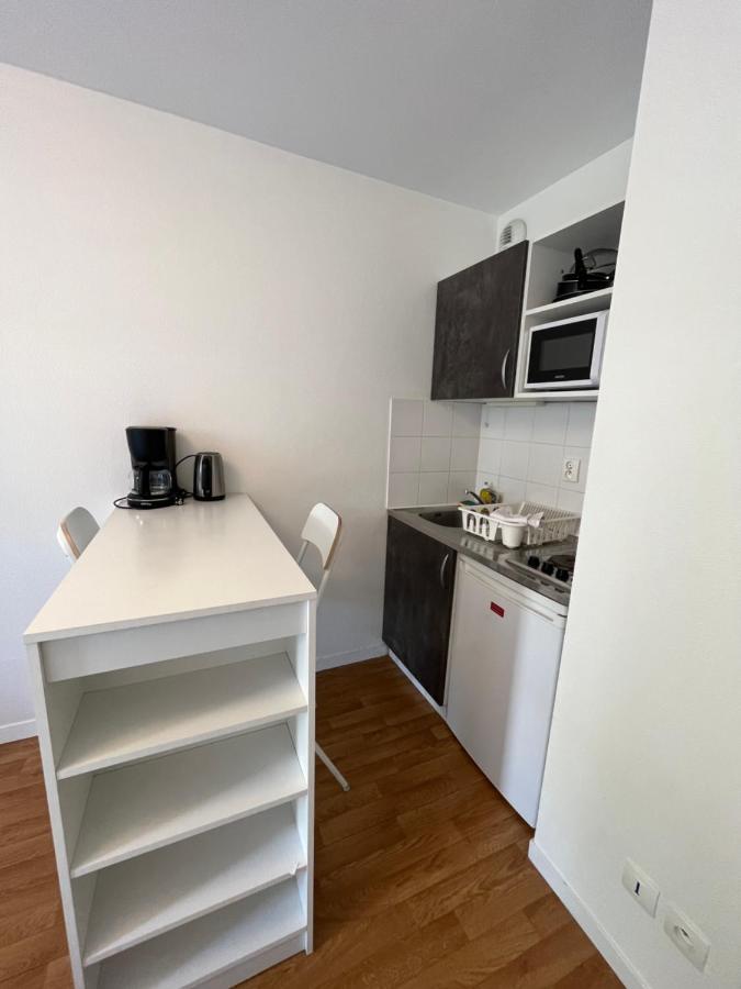 Acajou, Studio Avec Terrasse Et Parking Prive Caen Luaran gambar