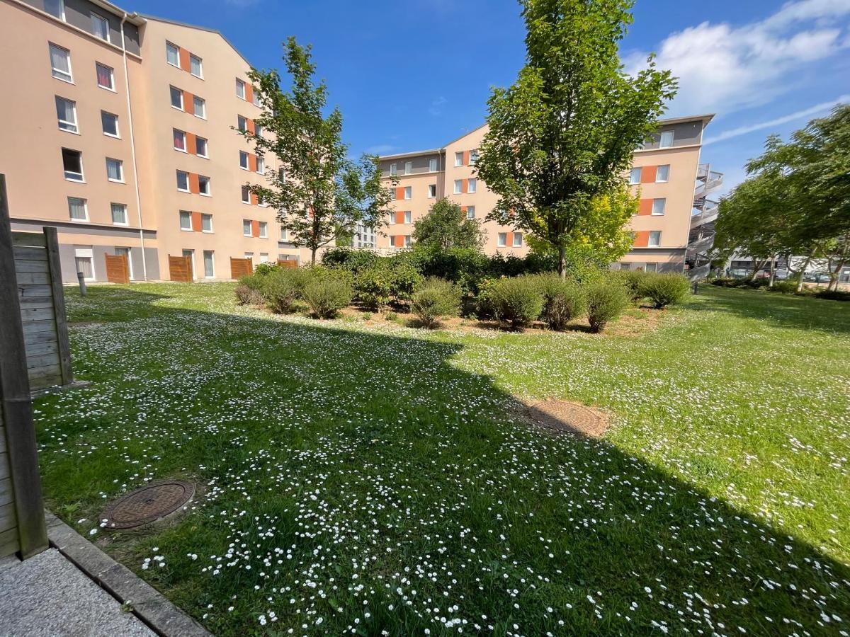 Acajou, Studio Avec Terrasse Et Parking Prive Caen Luaran gambar