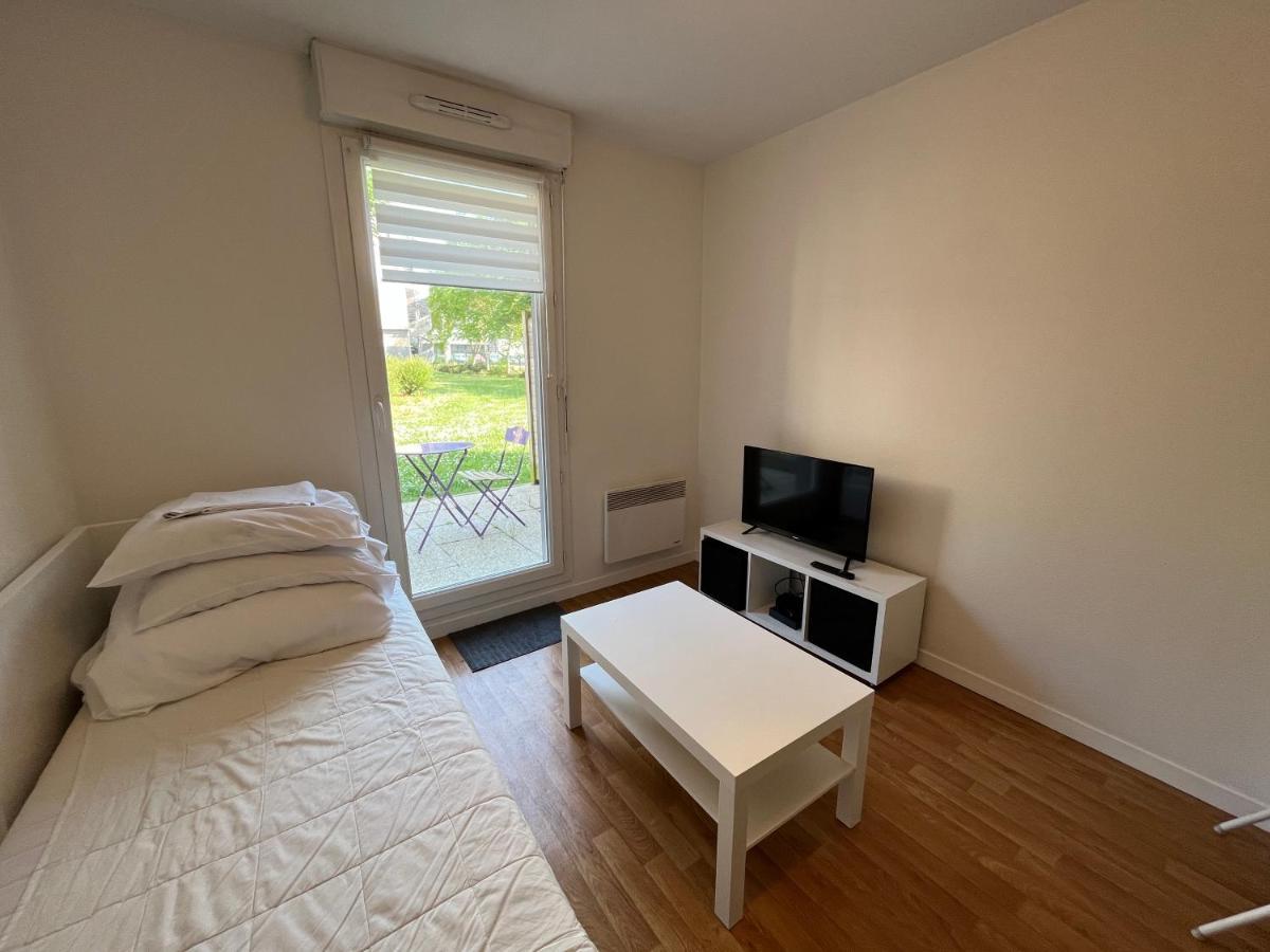 Acajou, Studio Avec Terrasse Et Parking Prive Caen Luaran gambar
